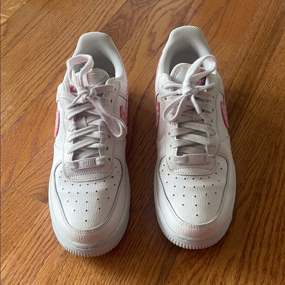 Nike Air Force 1’s Shoes With Pink Paisley Swoosh Woman 8.5 - Picture 3 of 16